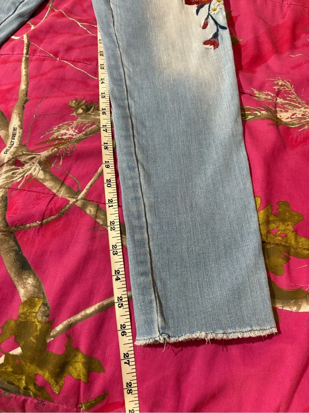 Universal Thread Light Wash Women's Jeans with Red Floral Embroidery